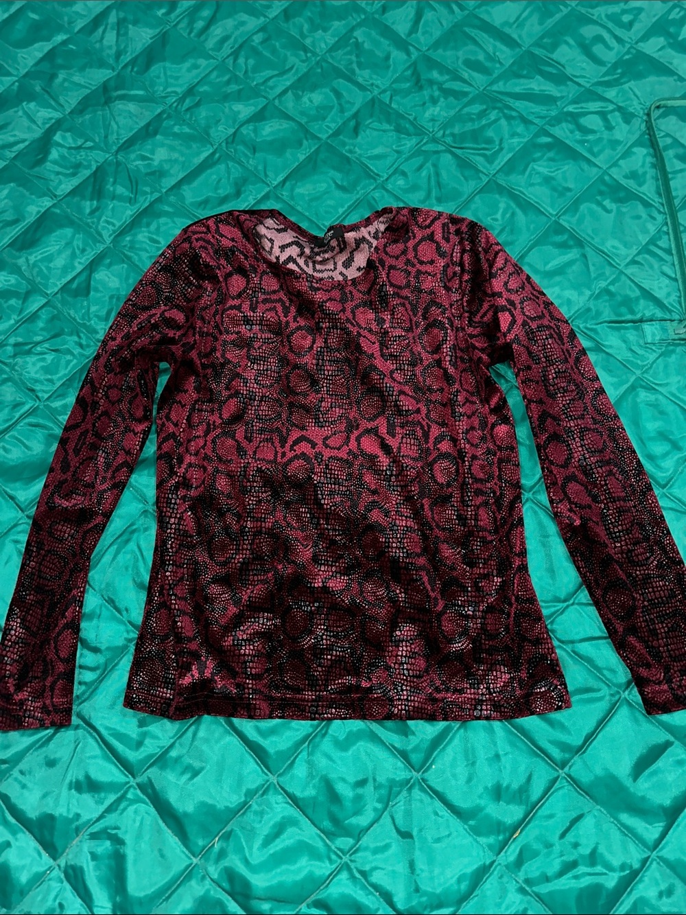 Karen Kane Long Sleeve Snake Print Top - Burgundy